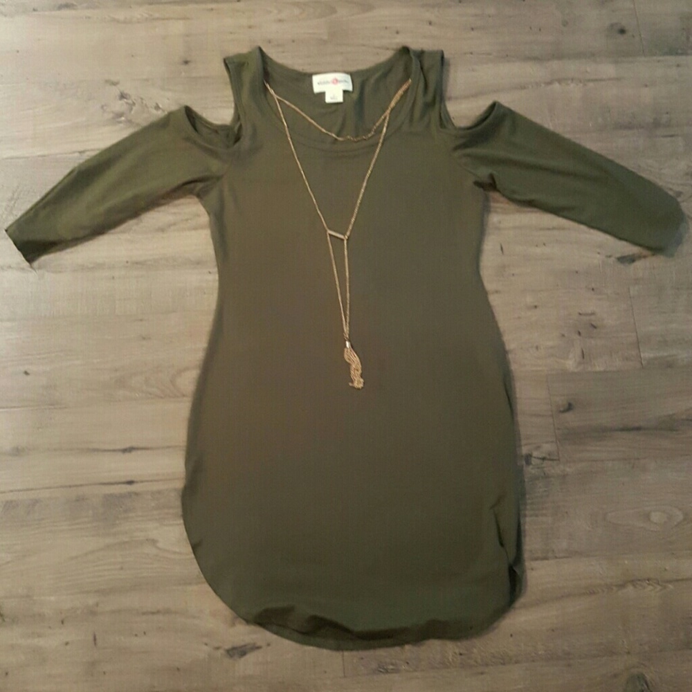 Hunter green off the shoulder 3 quarter sleeve dre